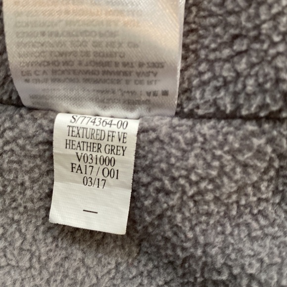 Old Navy Gray Puffer Vest, Size M - Picture 7 of 8